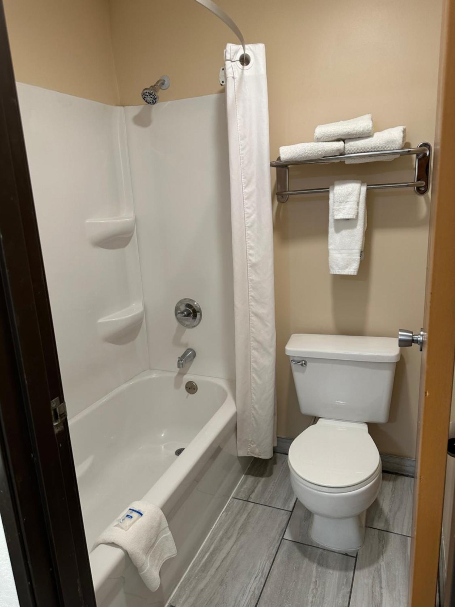 Super 8 By Wyndham Grand Island Hotel Luaran gambar