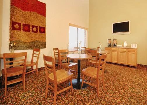 Super 8 By Wyndham Grand Island Hotel Restoran gambar